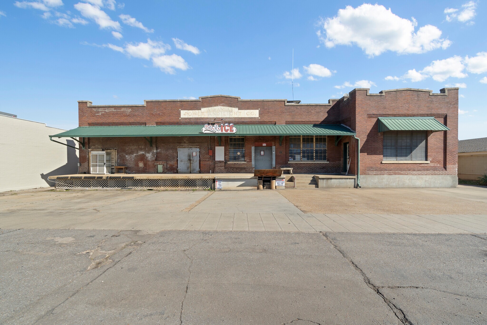 120 E Broadway St, West Memphis, AR for Sale