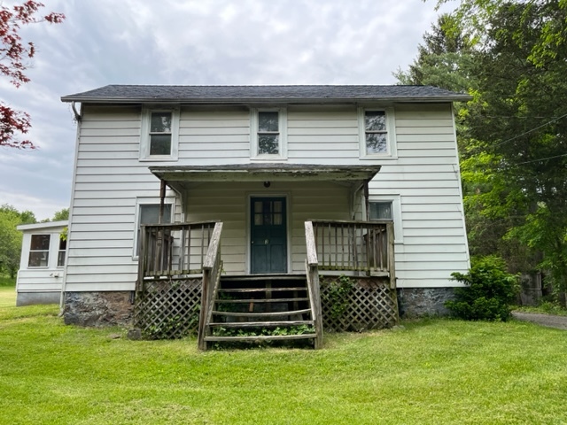 33 S Putt Corners Rd, New Paltz, NY for Sale