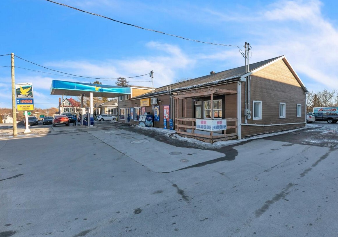 294-300 St Principale, Upton, QC for Sale