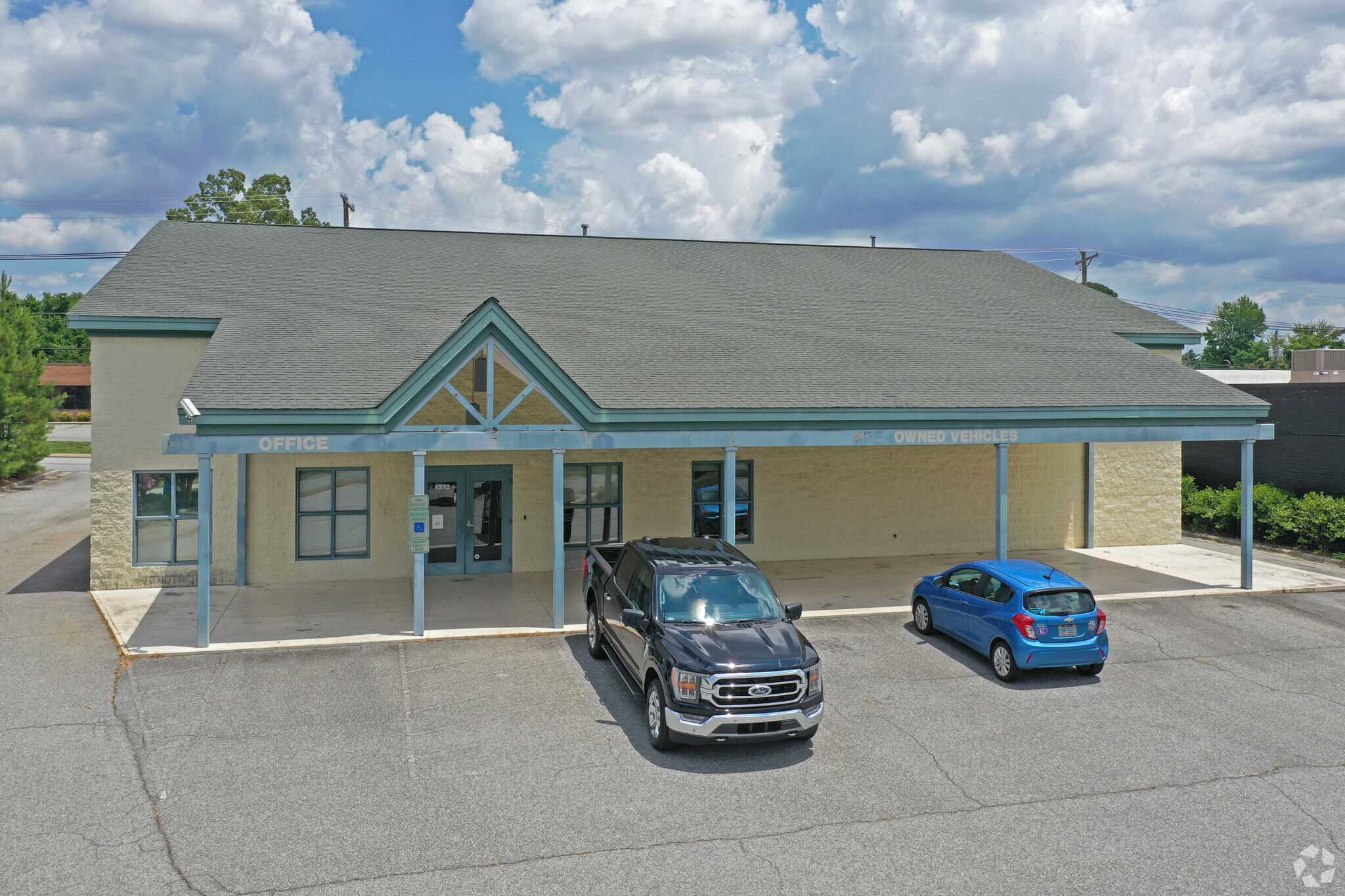 1212 Battleground Ave, Greensboro, NC for Sale