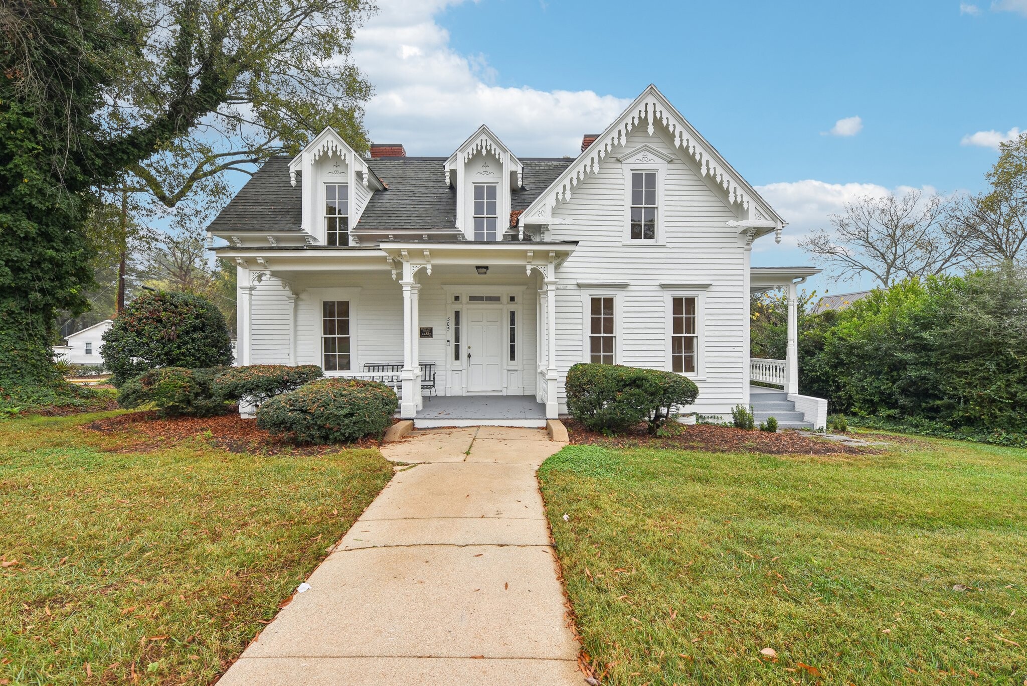 305 S Main St, Davidson, NC for Sale