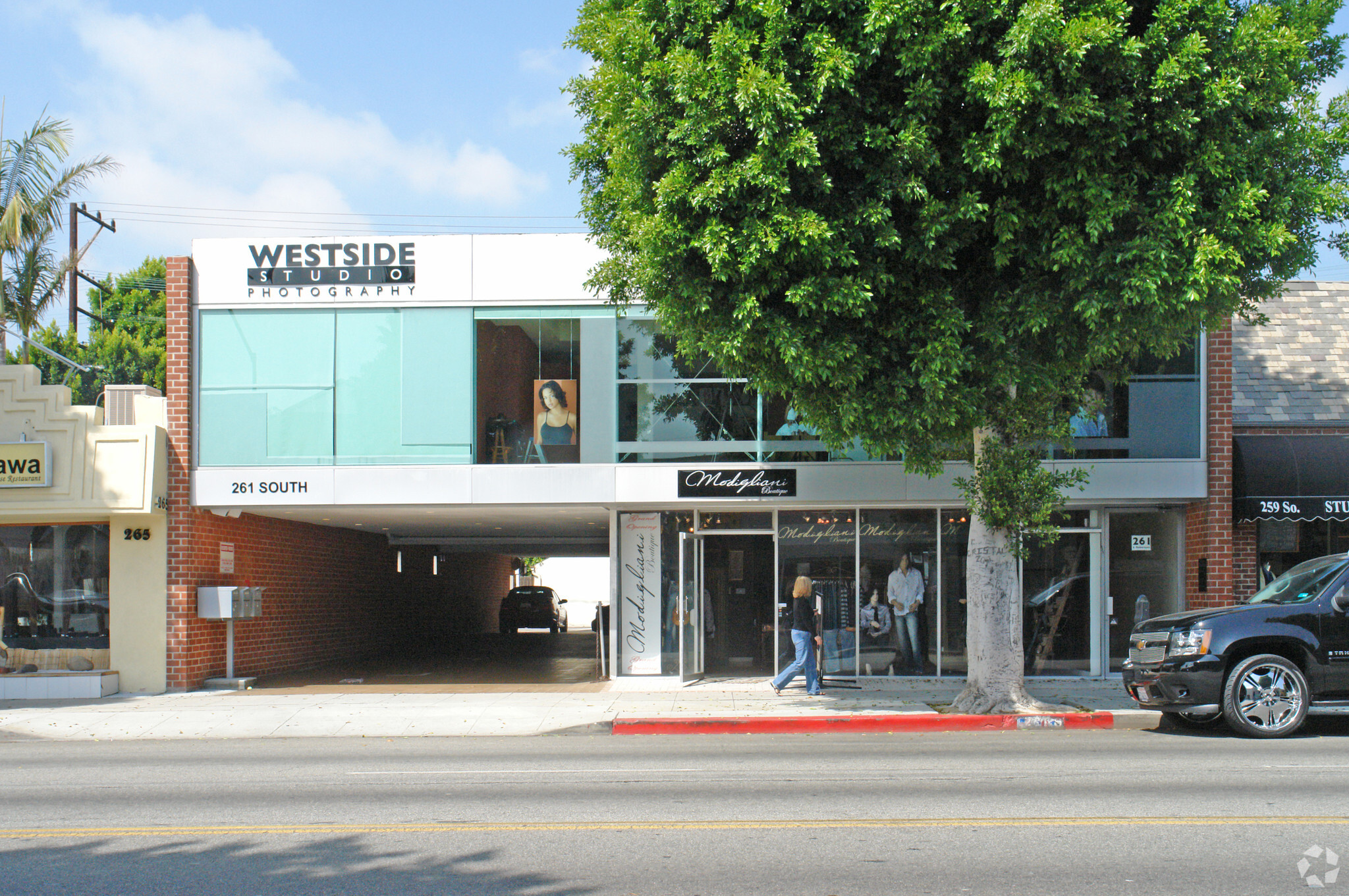 261 S Robertson Blvd, Beverly Hills, CA for Sale