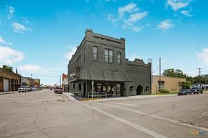 123 W May St, Yoakum, TX for Sale