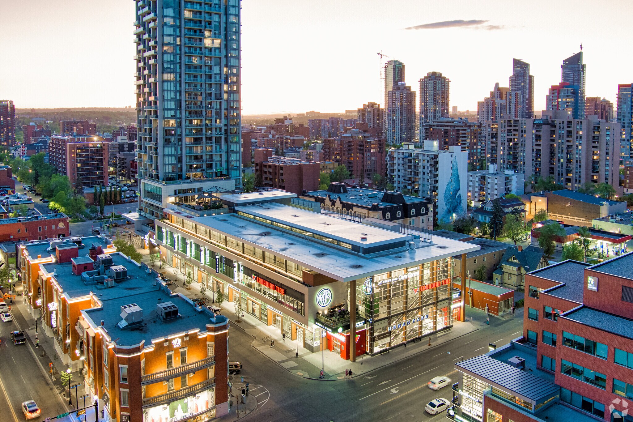 906 16th Ave SW, Calgary, AB for Rent