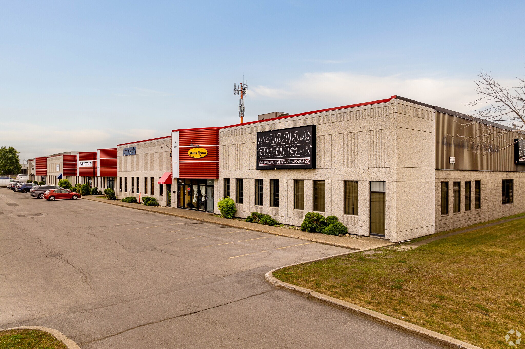 3148-3178 Boul Industriel, Laval, QC for Rent