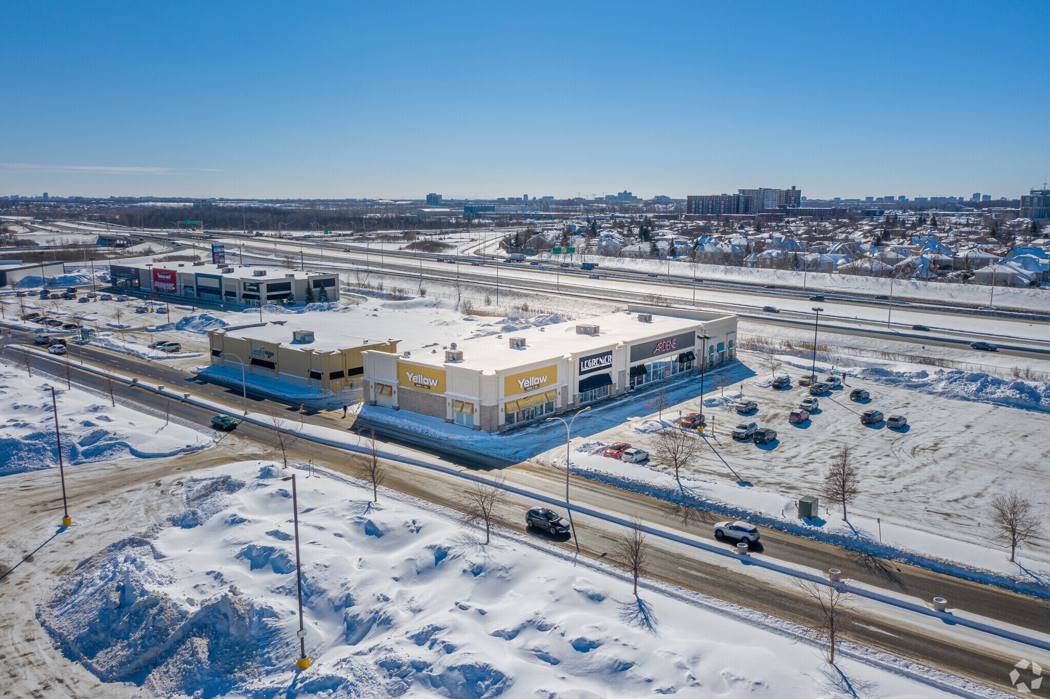 5205 Boul Robert-Bourassa, Laval, QC for Rent