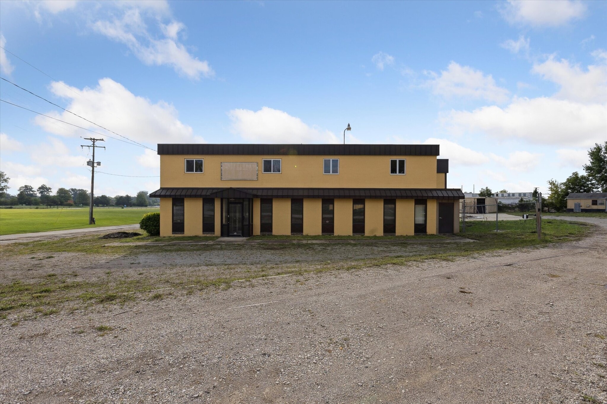 211 Lee St, Saginaw, MI for Sale