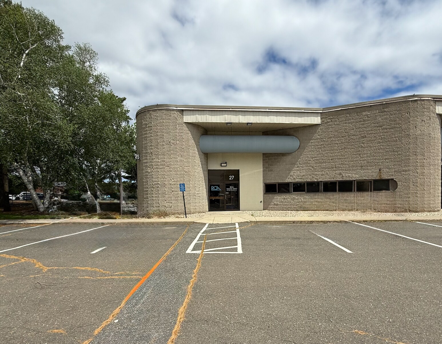 25-53 Capital Dr, West Springfield, MA for Rent