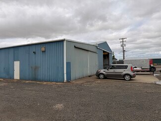 Monmouth, OR Showroom - 13000 S Pacific Hwy W