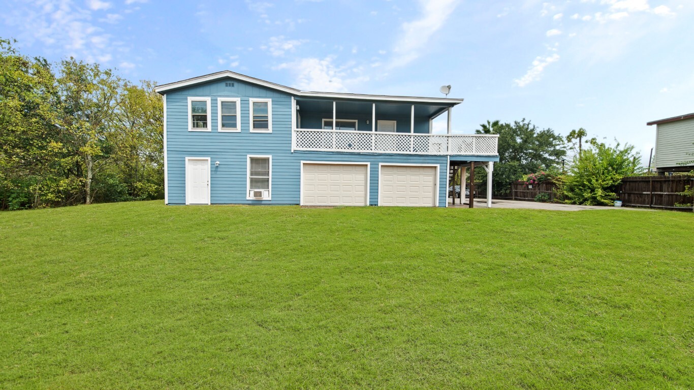 4725 Mallard St, Hitchcock, TX for Sale