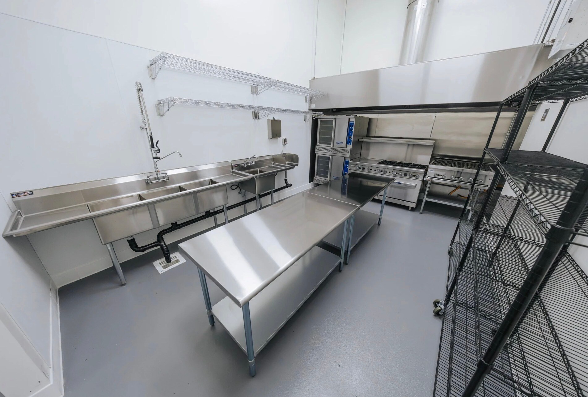 17290 Newhope St, Fountain Valley, CA for Rent