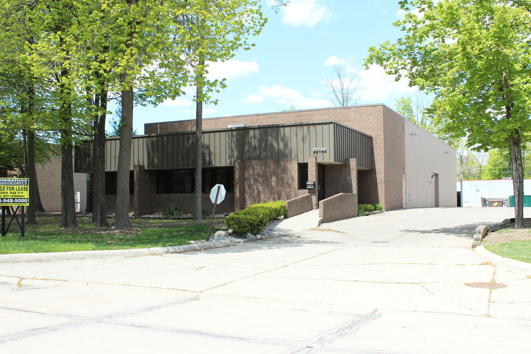 23192 Commerce Dr, Farmington Hills, MI for Rent