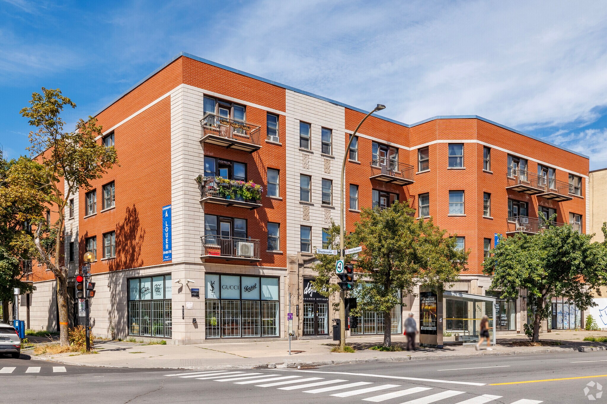 6175-6177 Rue Sherbrooke O, Montréal, QC for Rent