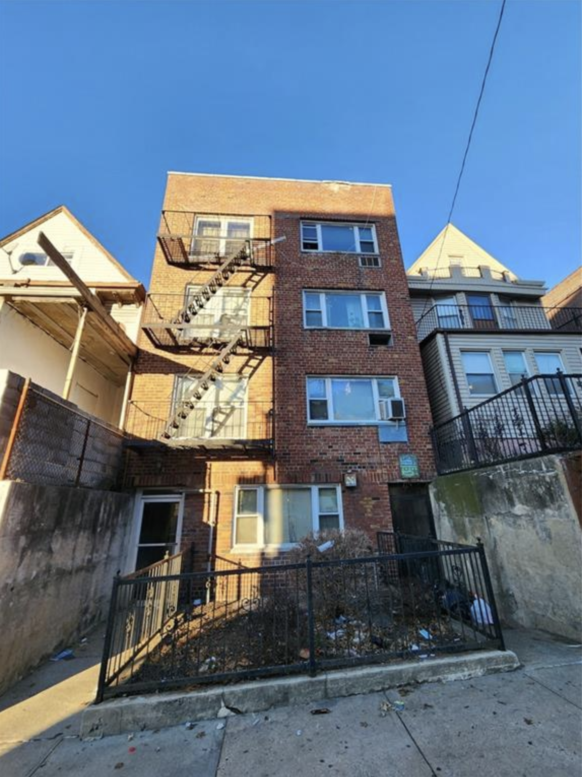 635 E 233rd St, Bronx, NY for Sale