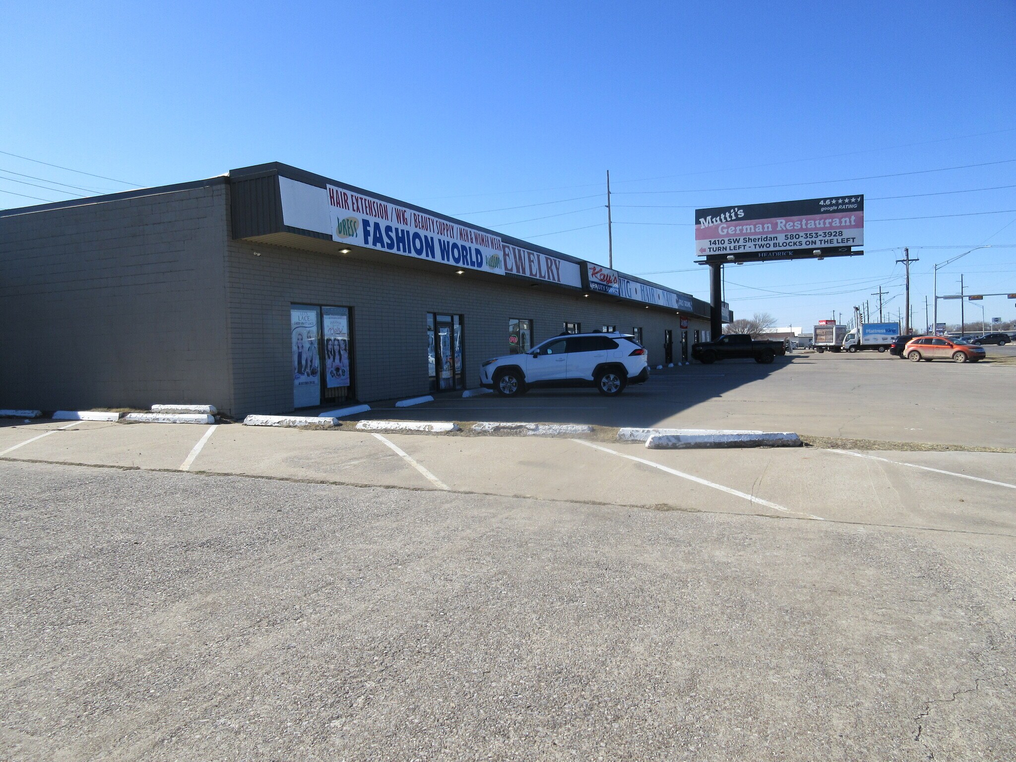 2126 SW Lee Blvd, Lawton, OK for Sale