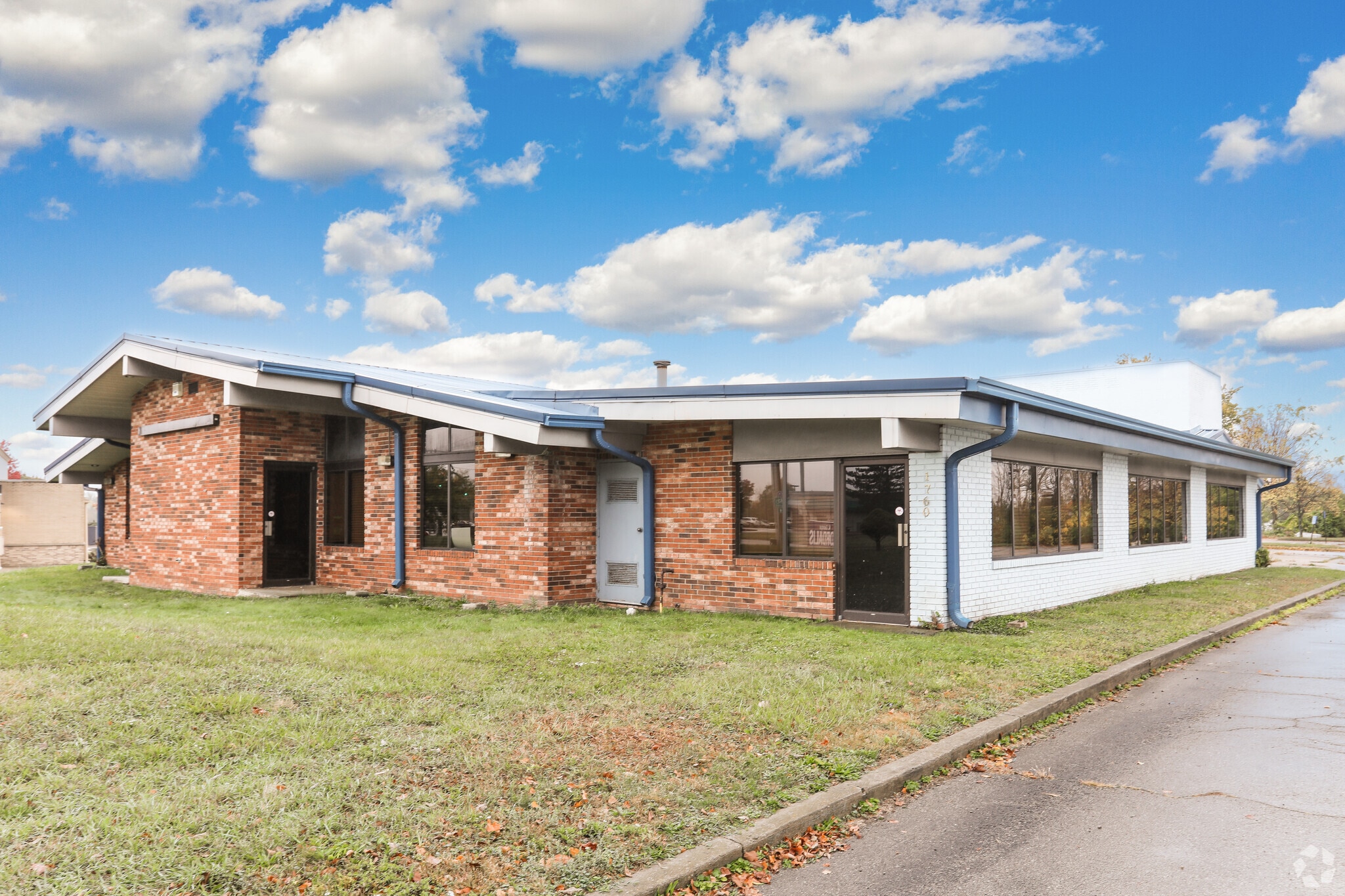 1760 E Stroop Rd, Dayton, OH for Rent