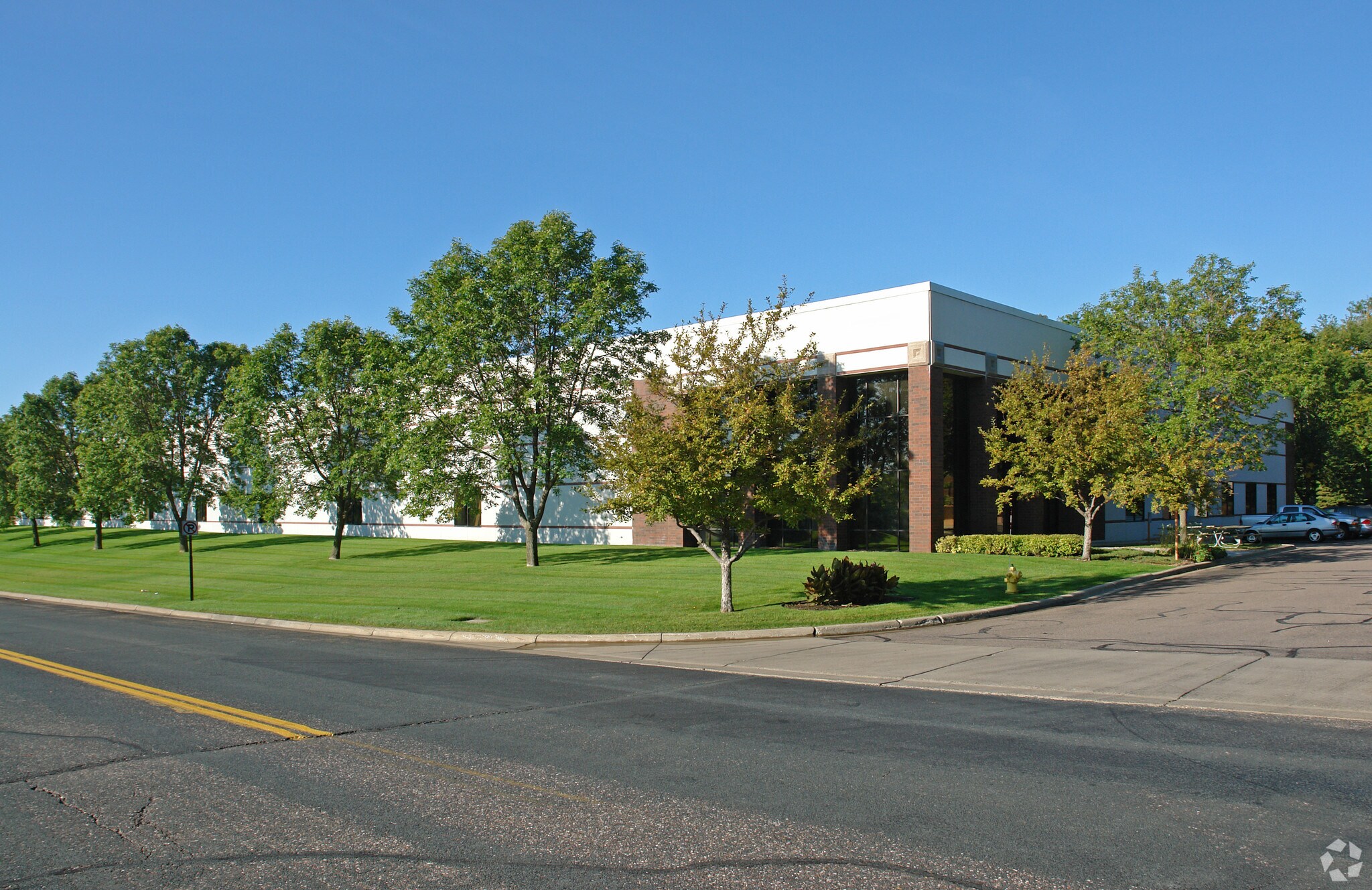 4155 N Berkshire Ln, Plymouth, MN for Rent