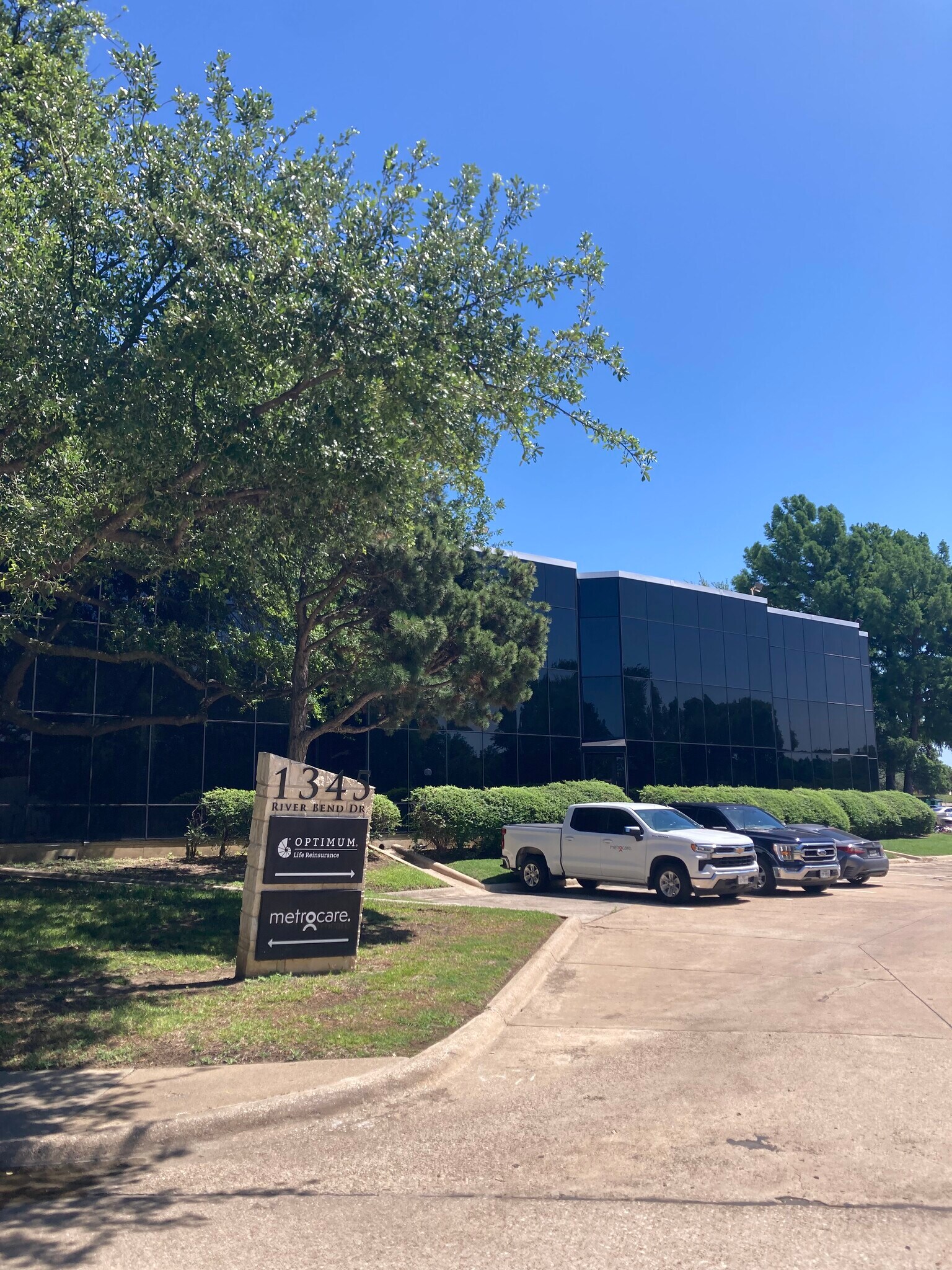 1345 River Bend Dr, Dallas, TX for Rent