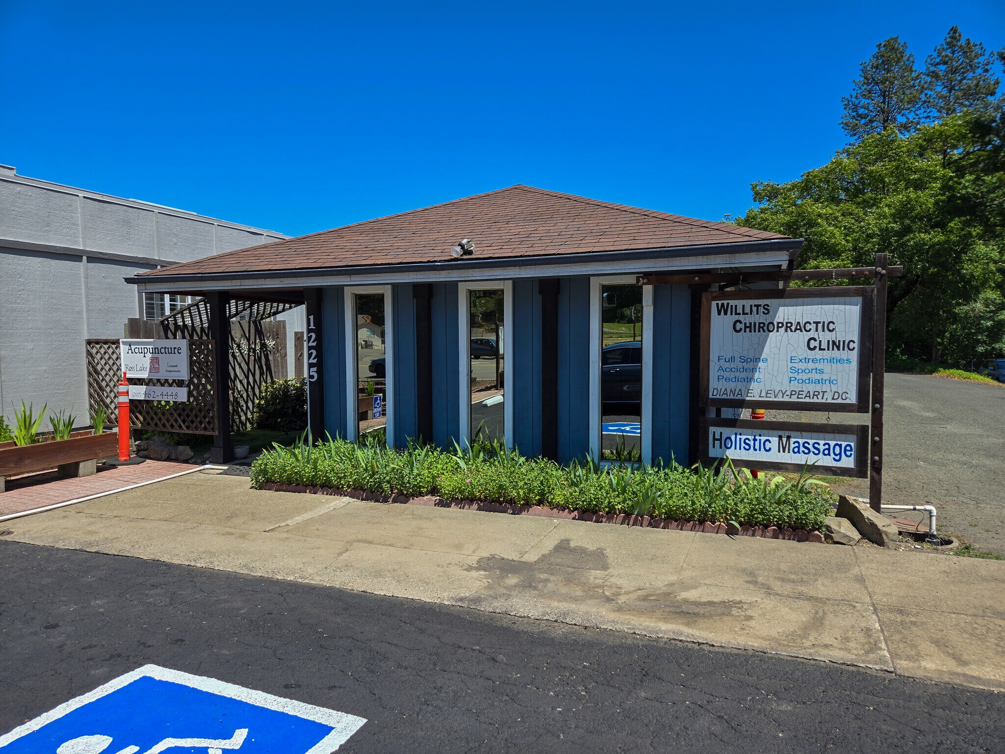 1225 S Main St, Willits, CA for Sale
