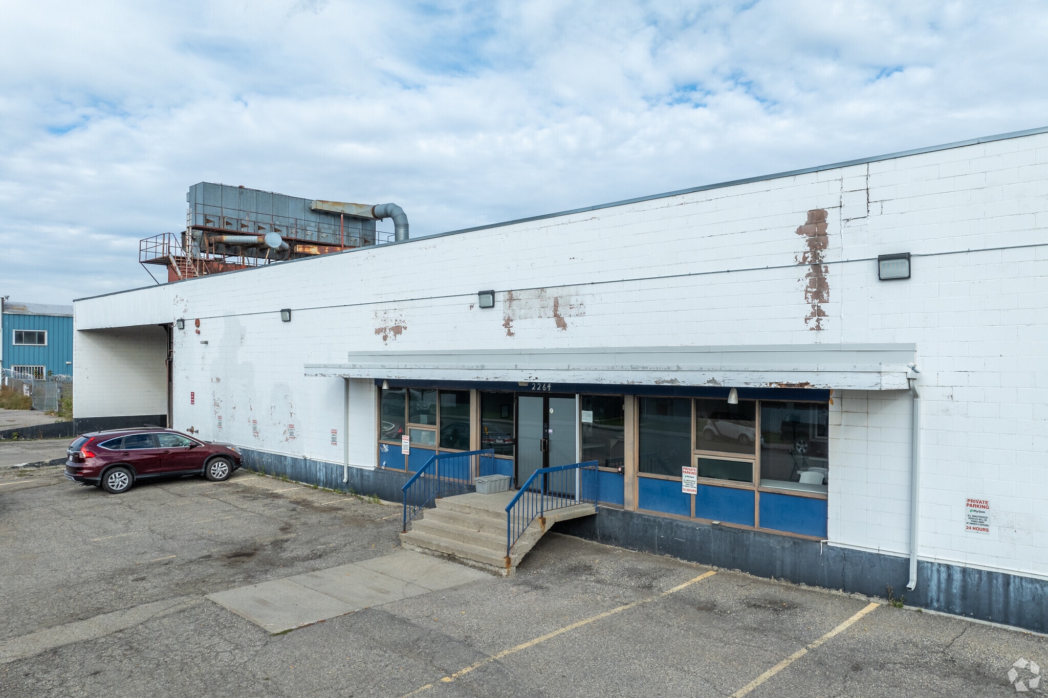 2264 48th St SE, Calgary, AB for Rent