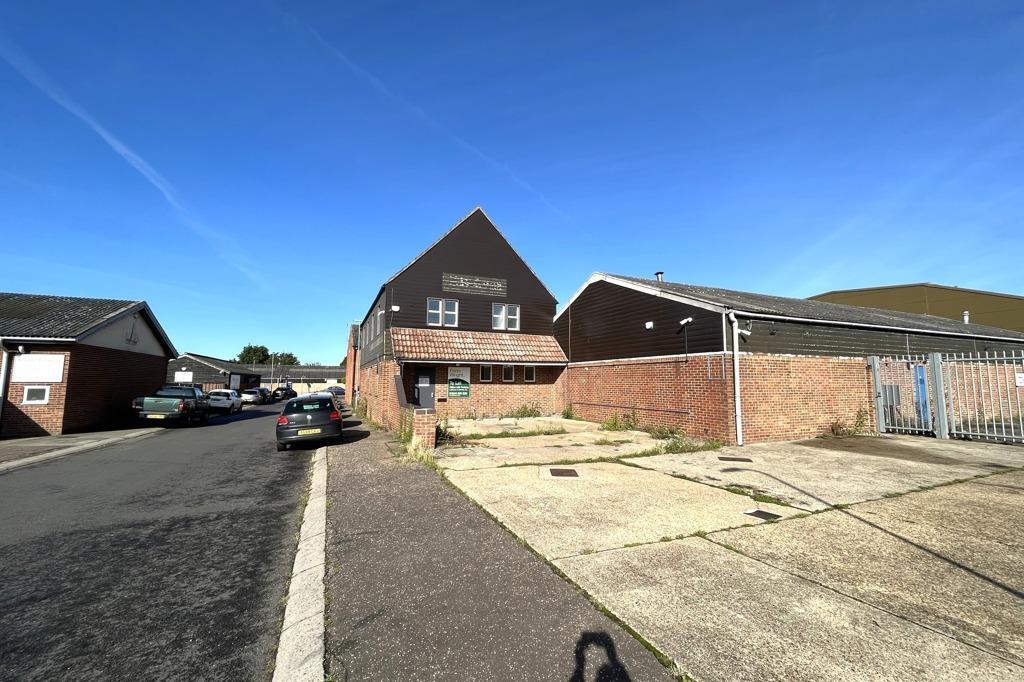 32/40 Bancrofts Rd, South Woodham Ferrers, ESS for Rent