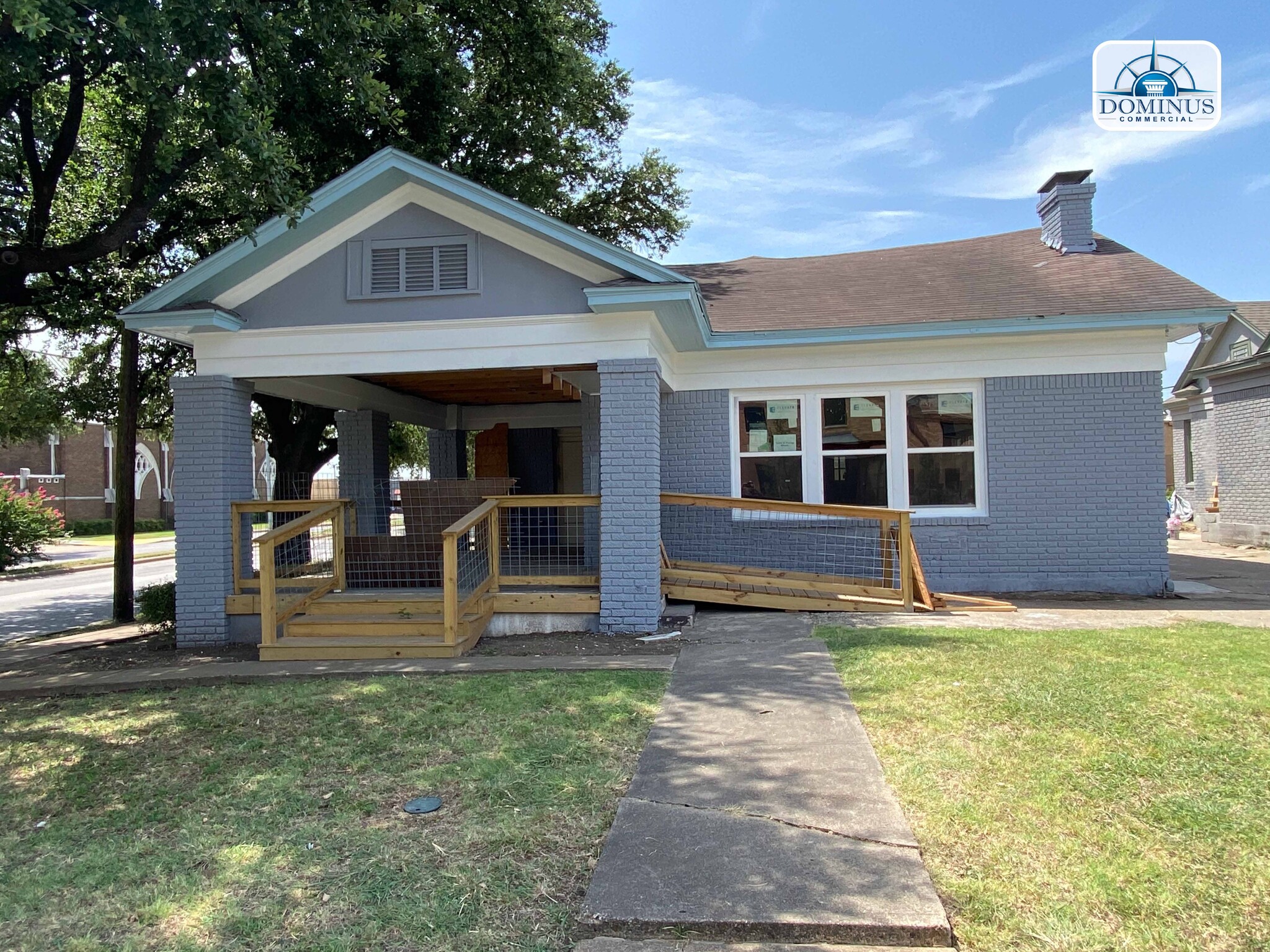 105 S Zang Blvd, Dallas, TX for Rent
