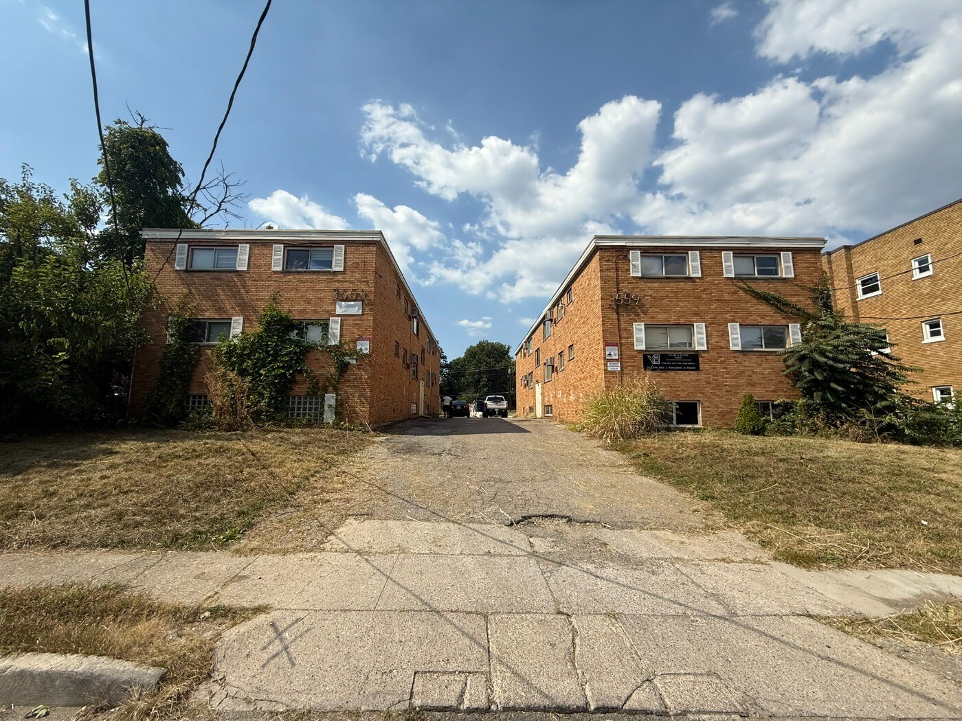 3553-3559 Van Antwerp Pl, Cincinnati, OH for Sale