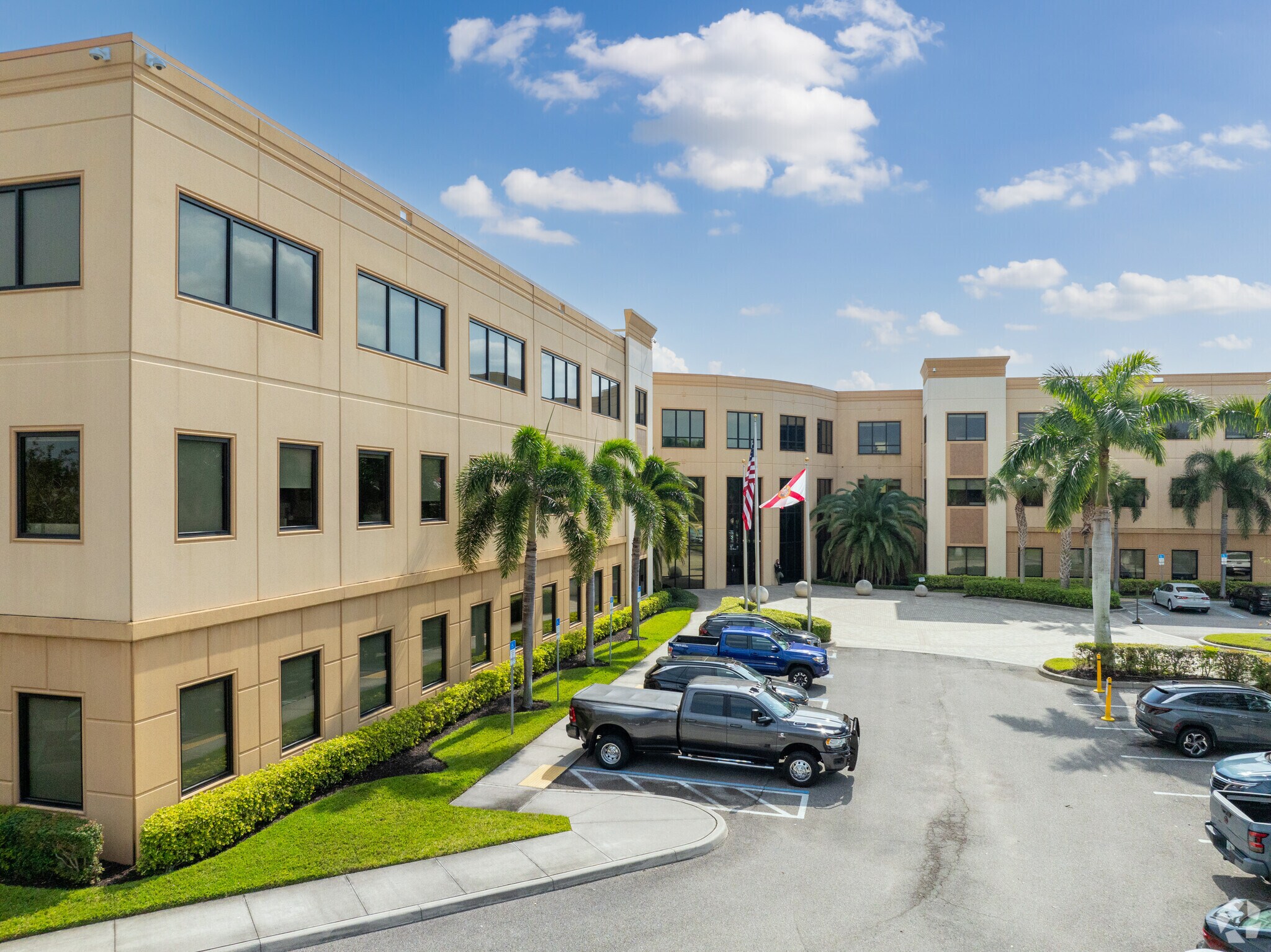 12651 Gateway Blvd, Fort Myers, FL for Sale