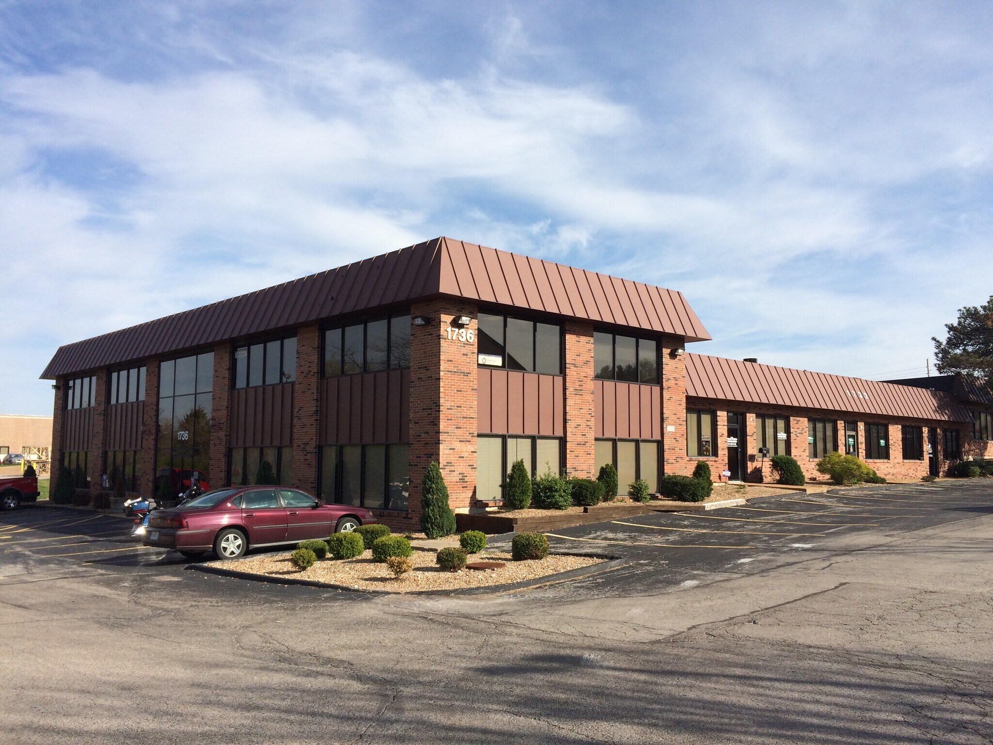 1720-1736 Westpark Center Dr, Fenton, MO for Rent