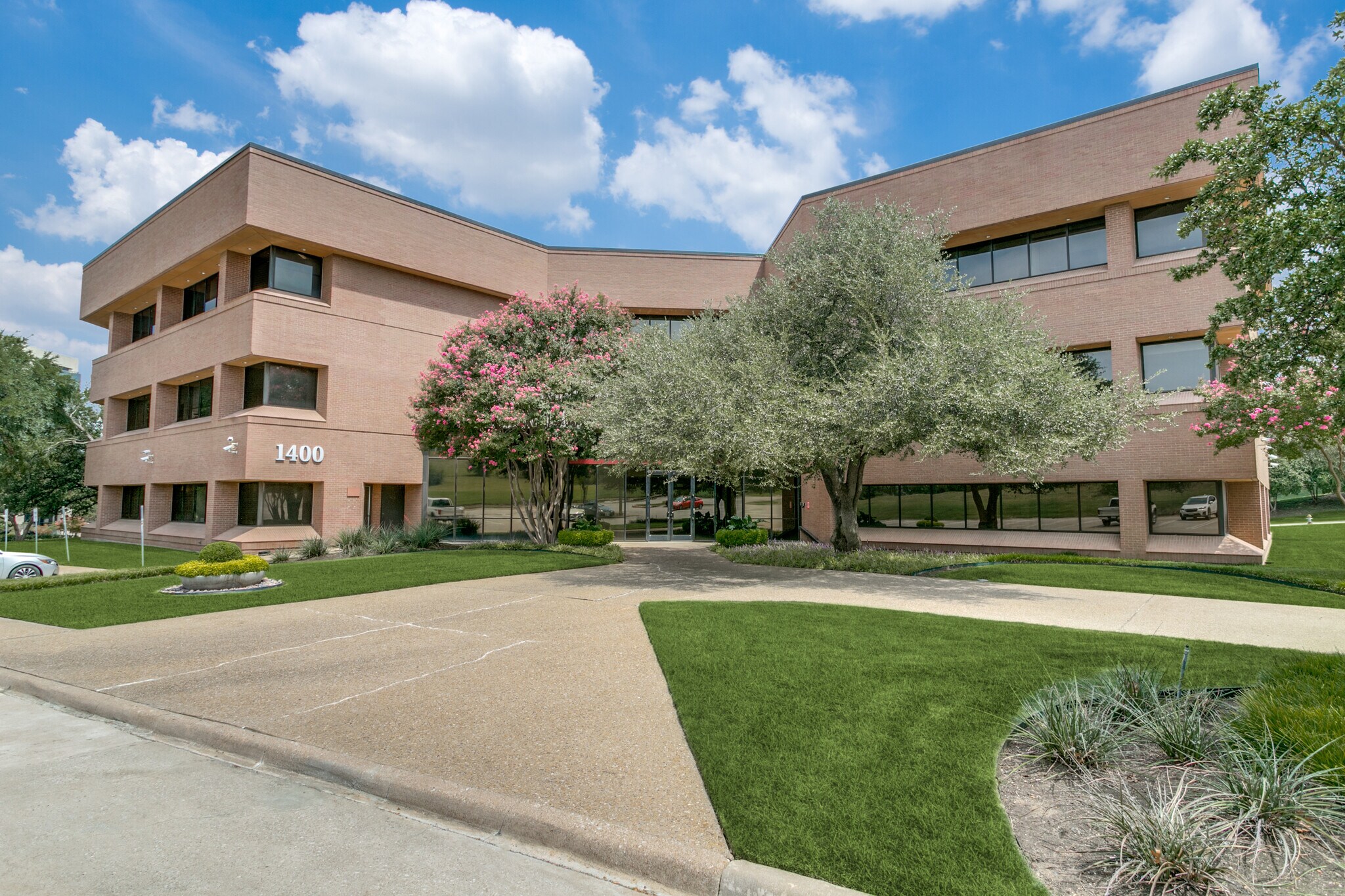 1400 Corporate Dr, Irving, TX for Rent