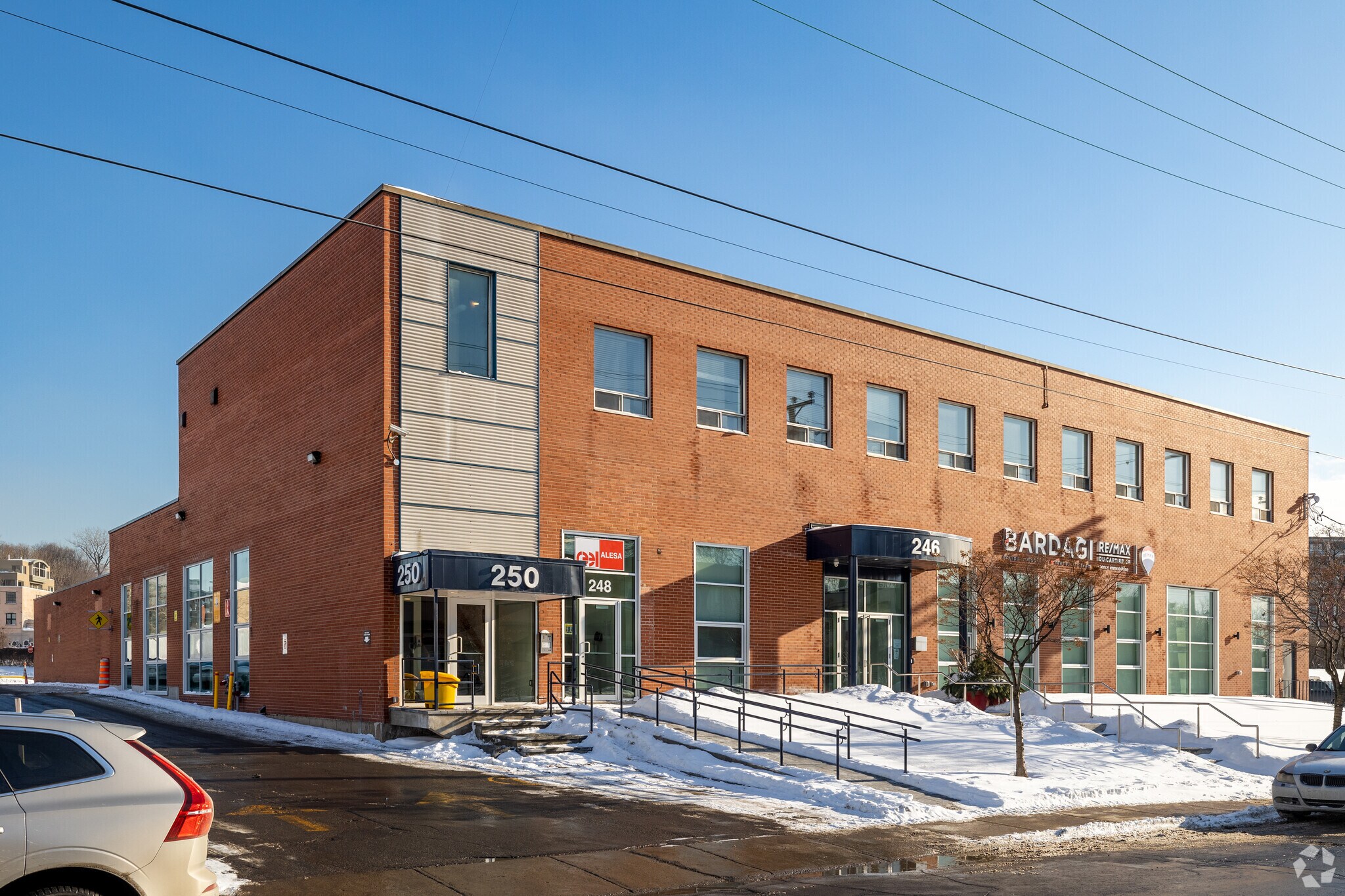 265 Dunbar Av MontRoyal, QC H3P 2H4 Industrial Property for Lease on