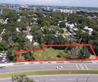 New Smyrna Beach, FL Commercial - 523-531 N Dixie Fwy