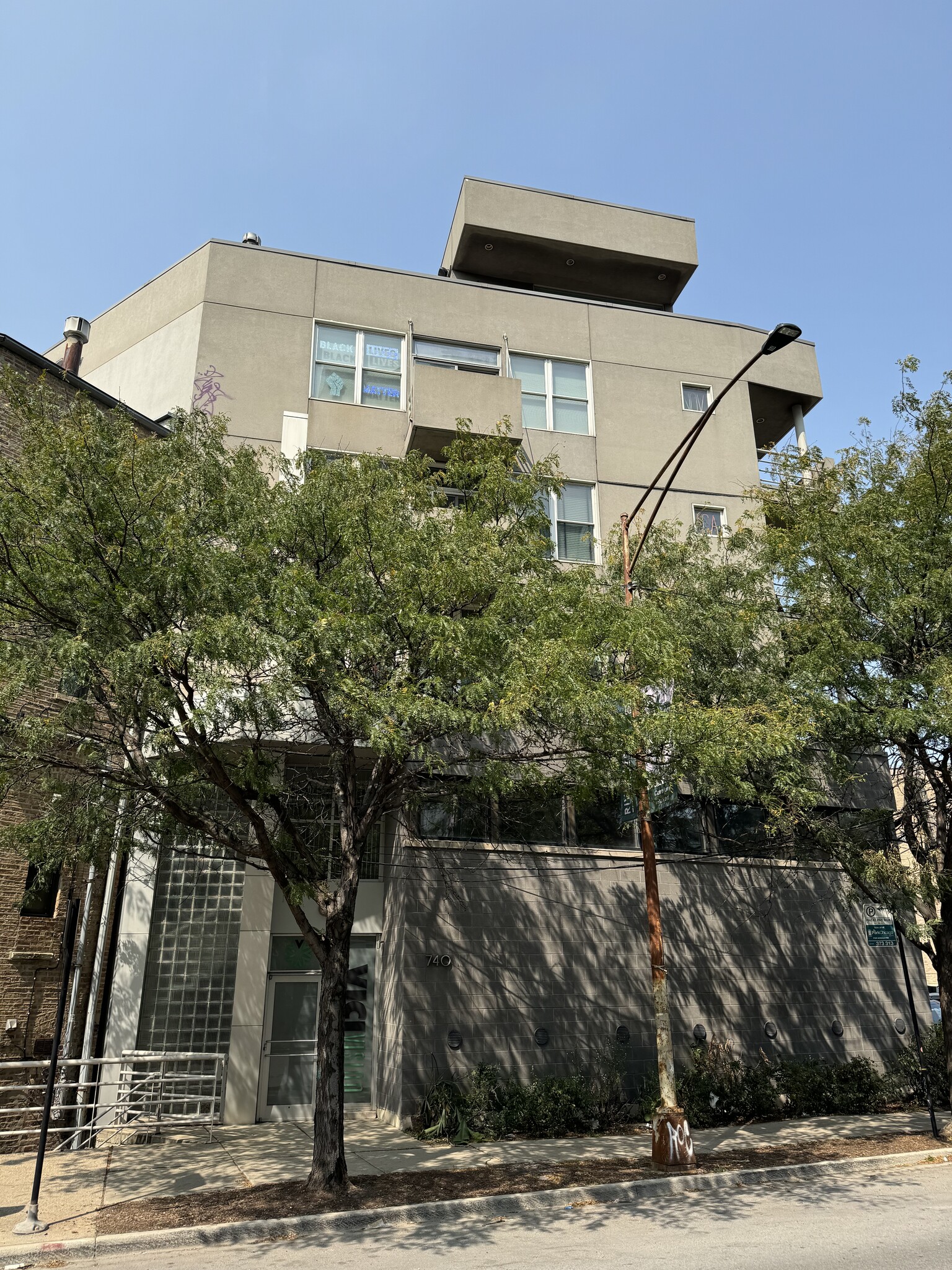 740 N Ogden Ave, Chicago, IL for Rent