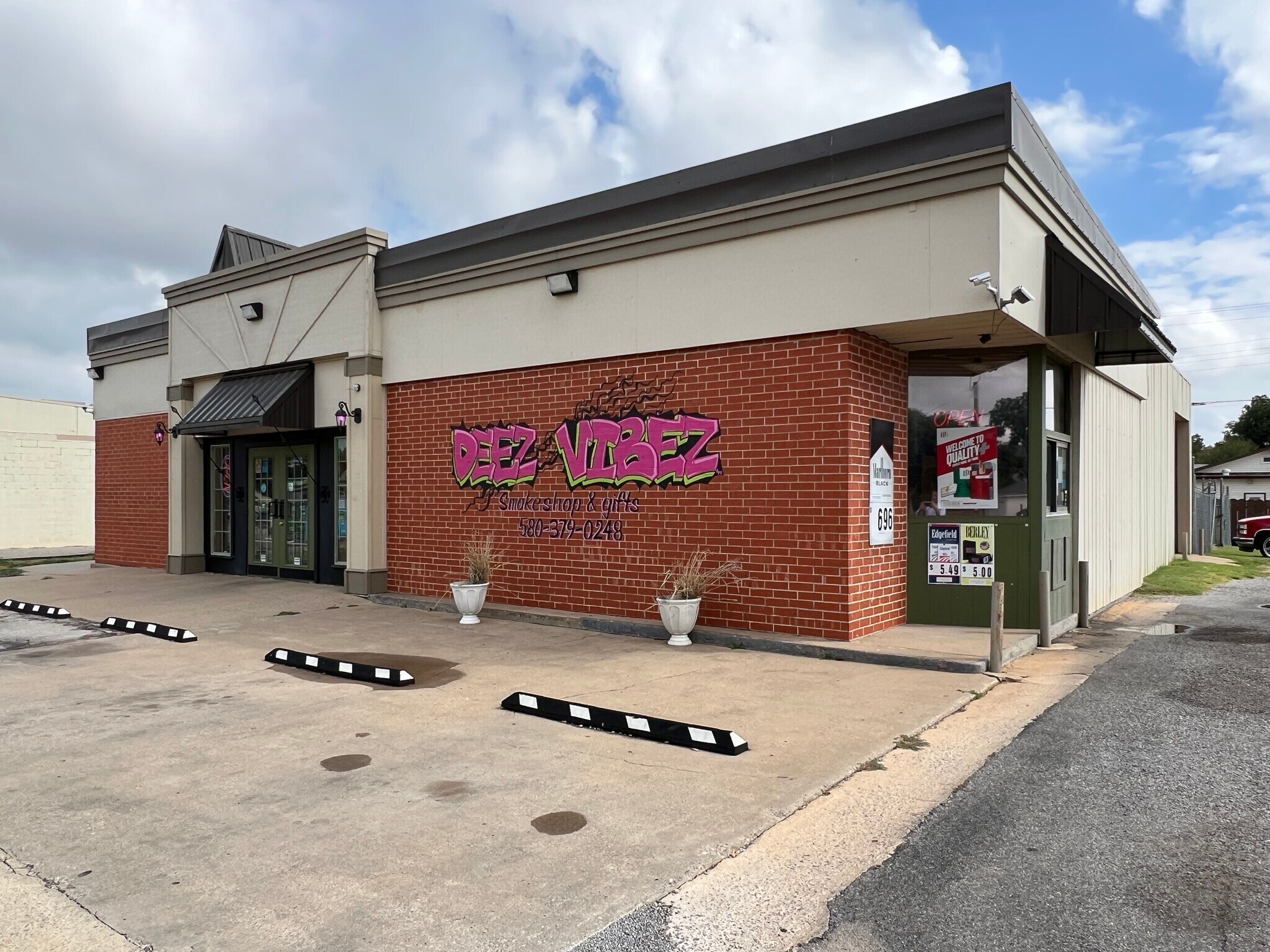 400 E Broadway St Altus, OK 73521 Retail Property for Lease on