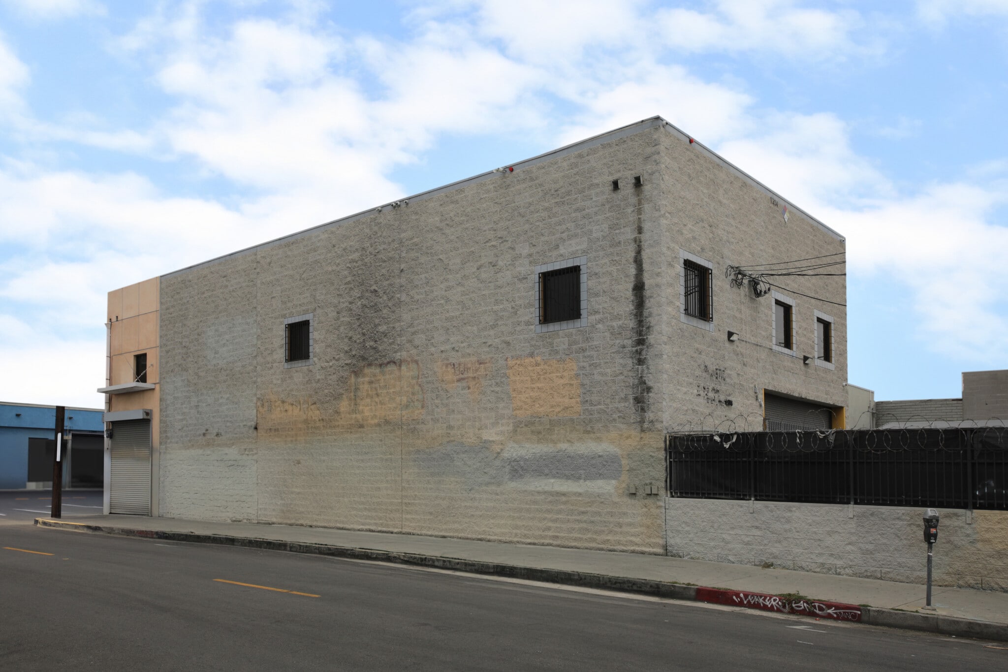 1204 Paloma St, Los Angeles, CA for Sale