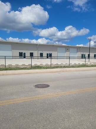 San Antonio, TX Flex - 10665 Shaenfield Rd