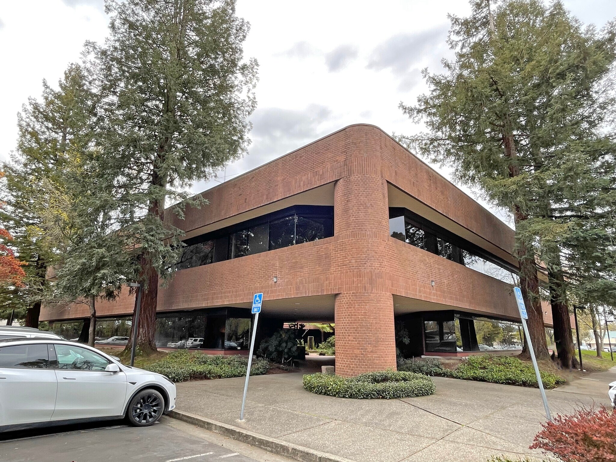 1160 N Dutton Ave, Santa Rosa, CA for Rent