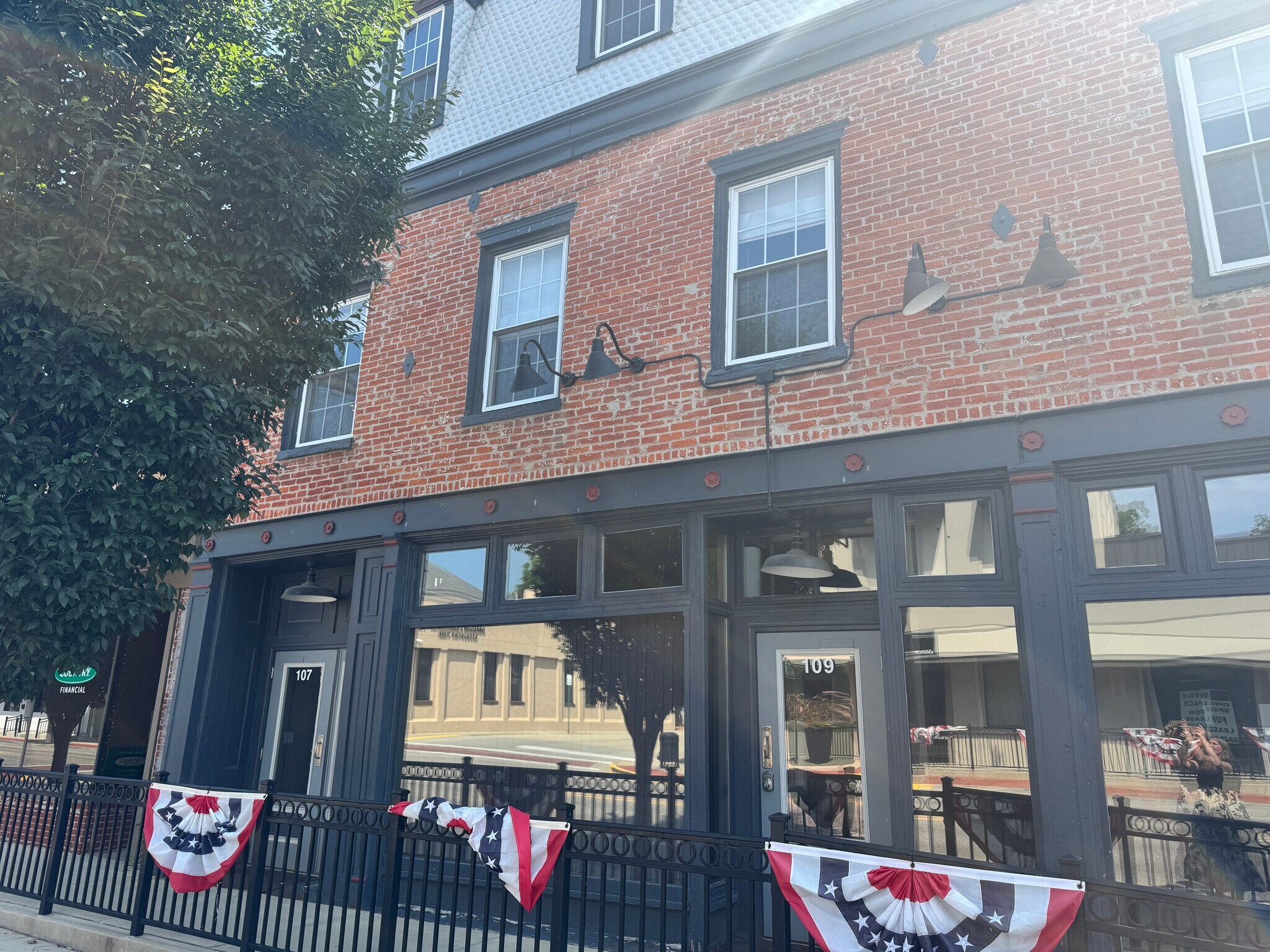 109 N Main St, Columbia, IL for Rent