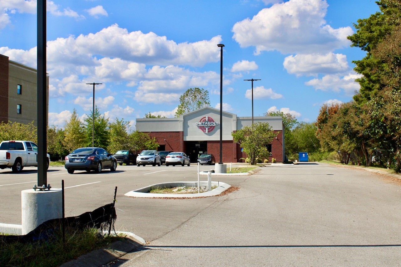 915 N Thompson Ln, Murfreesboro, TN for Sale