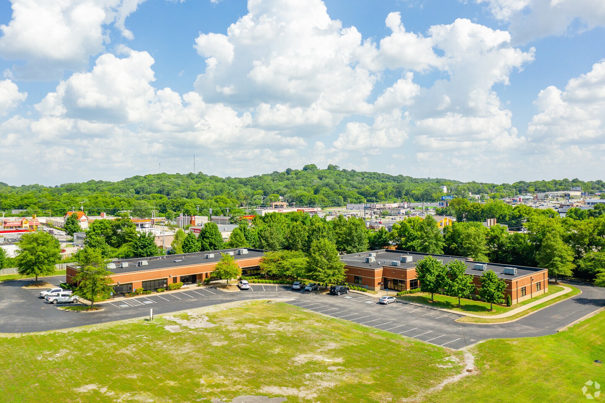 213 W Maplewood Ln, Nashville, TN for Rent