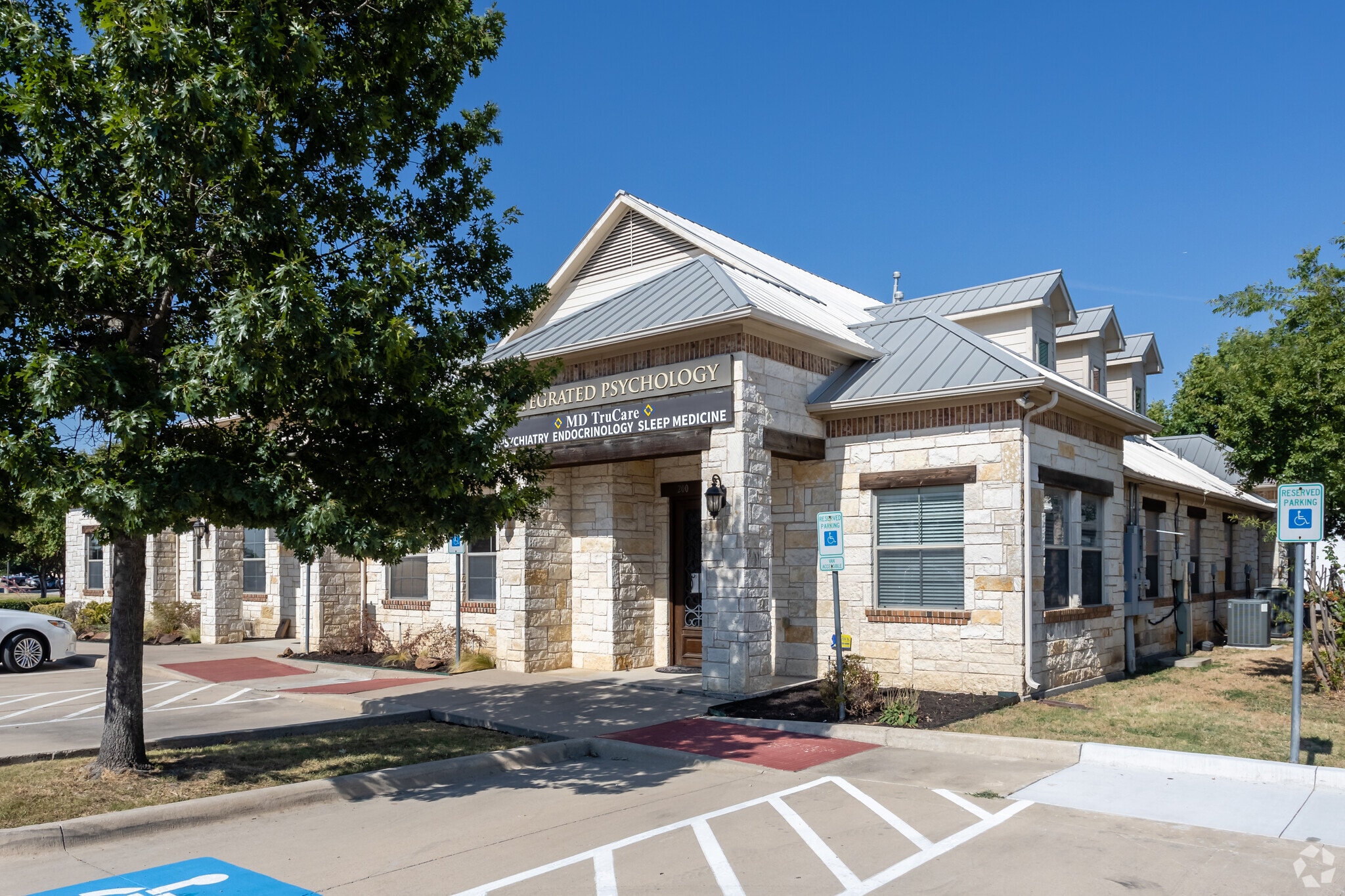 823 E Ira Woods Ave, Grapevine, TX for Rent