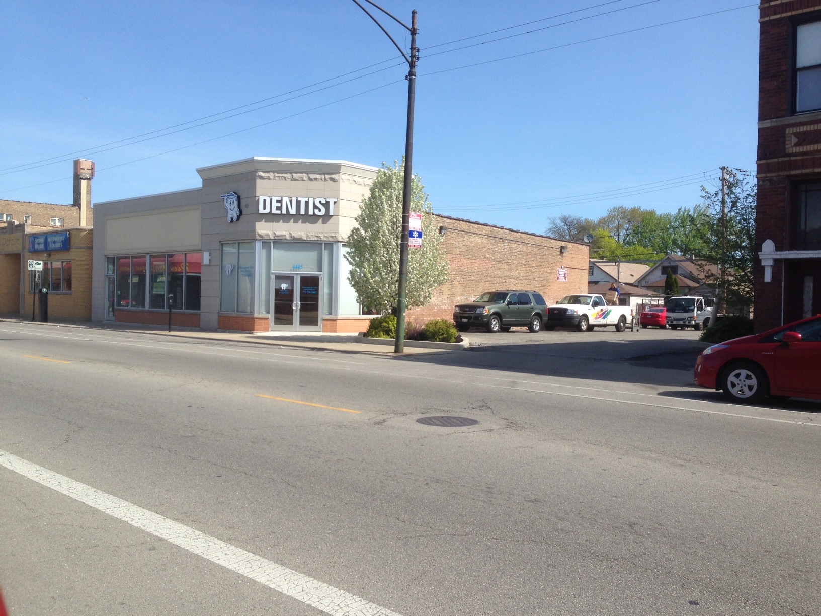 4445-4447 N Elston Ave, Chicago, IL for Rent