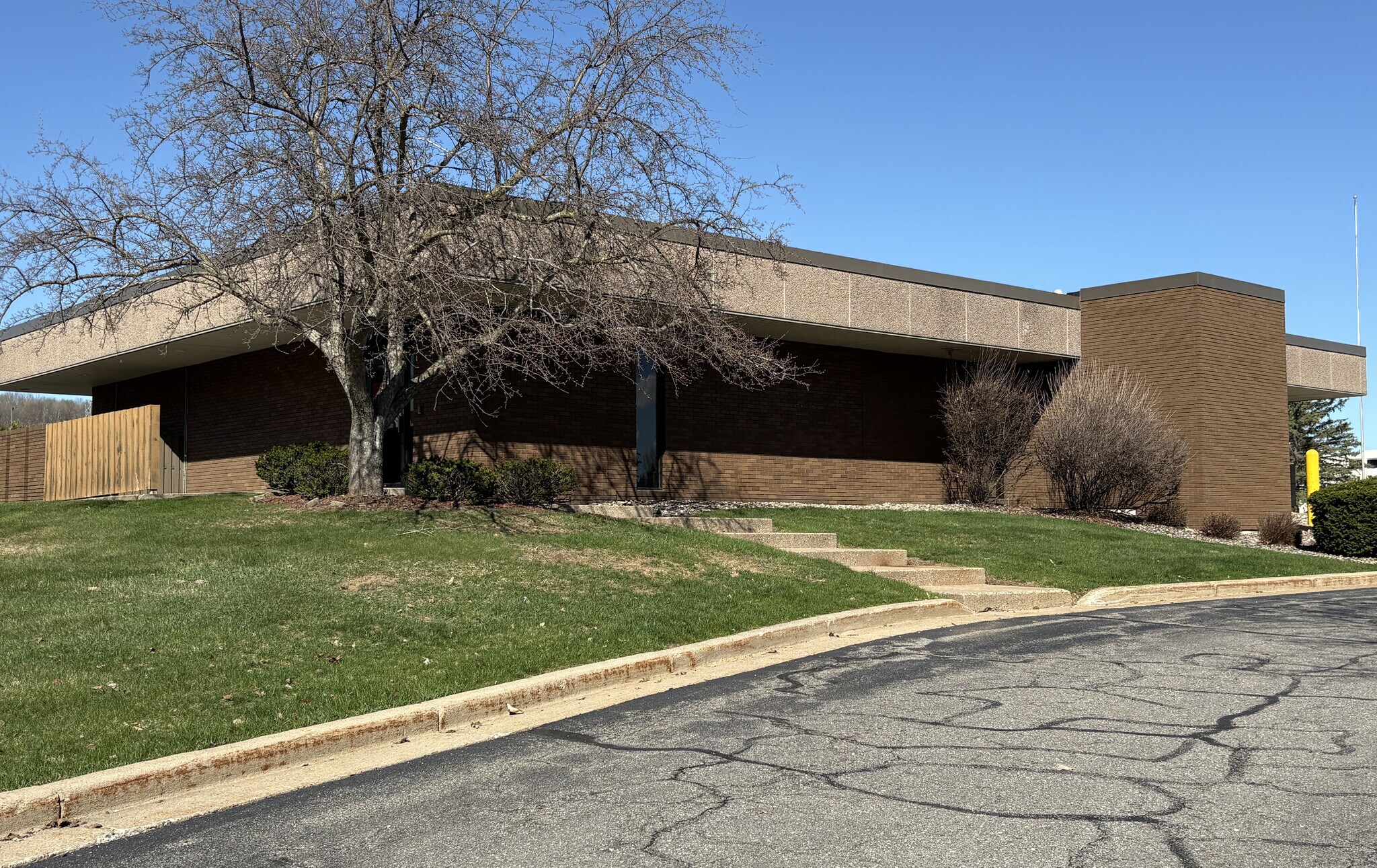 2755 Plaza Dr, Wausau, WI for Sale