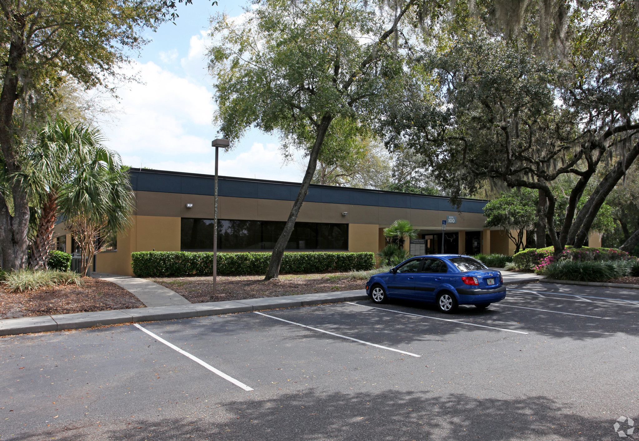 1410 W Broadway St, Oviedo, FL for Rent