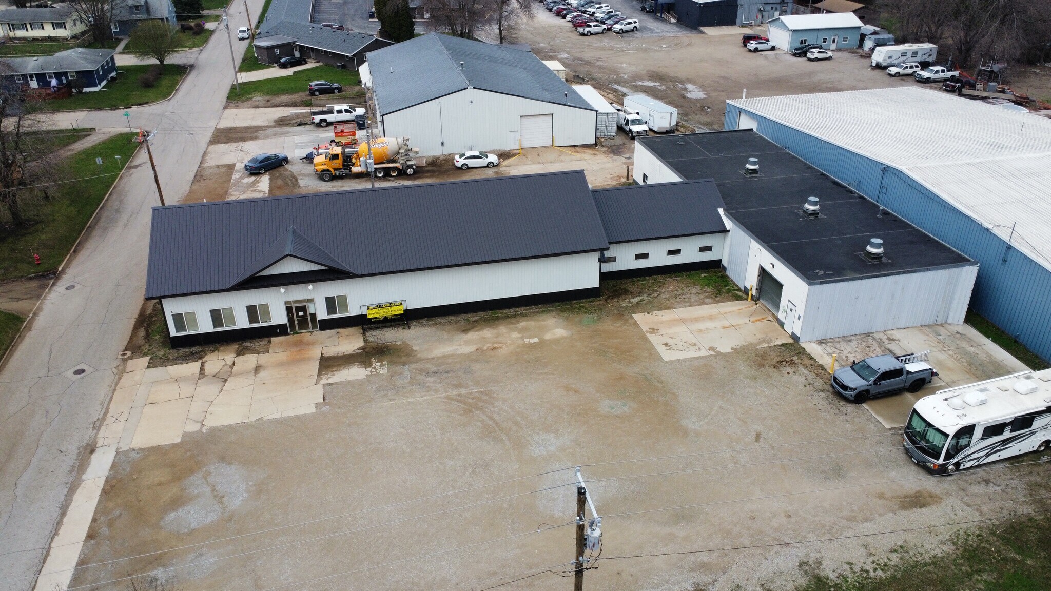 1315 S 8th St, Clear Lake, IA for Sale