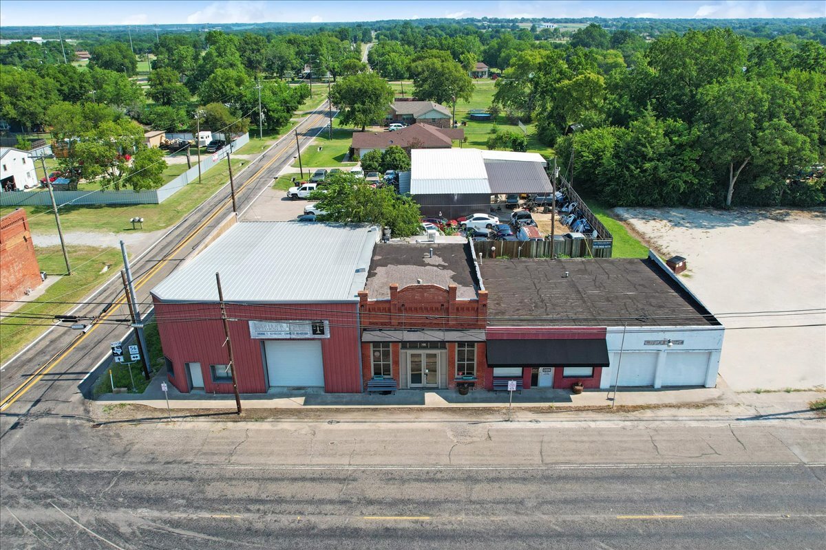 106 E Hayes St, Savoy, TX for Sale