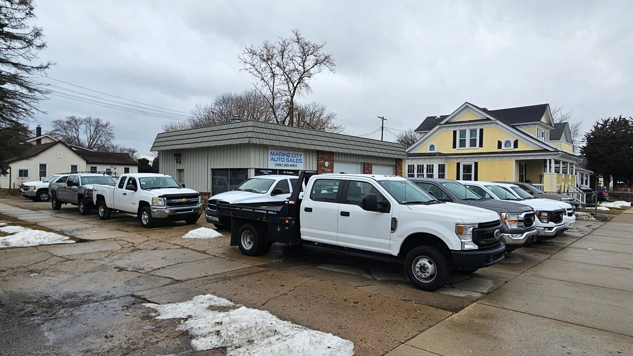 501 Broadway St, Marine City, MI for Sale