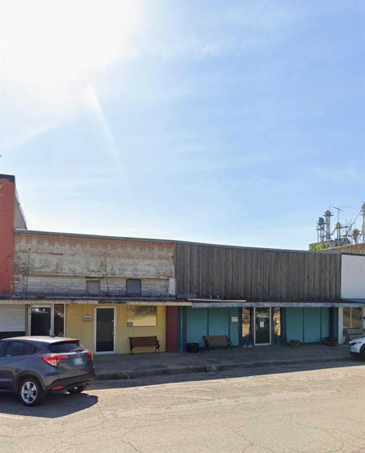103/105 S Main St, West, TX for Sale