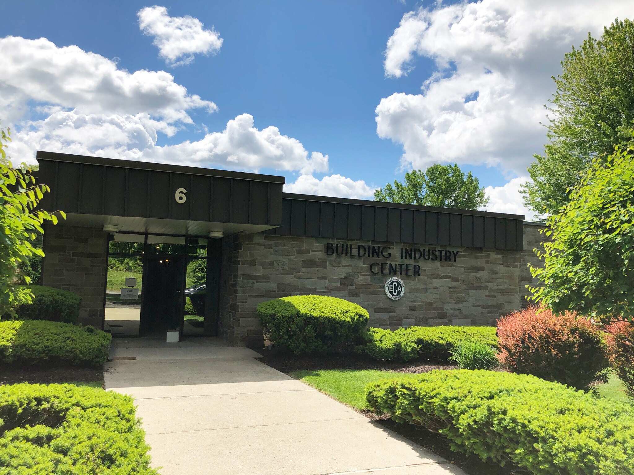 6 Airline Dr Albany, NY 12205 Office Property for Lease on