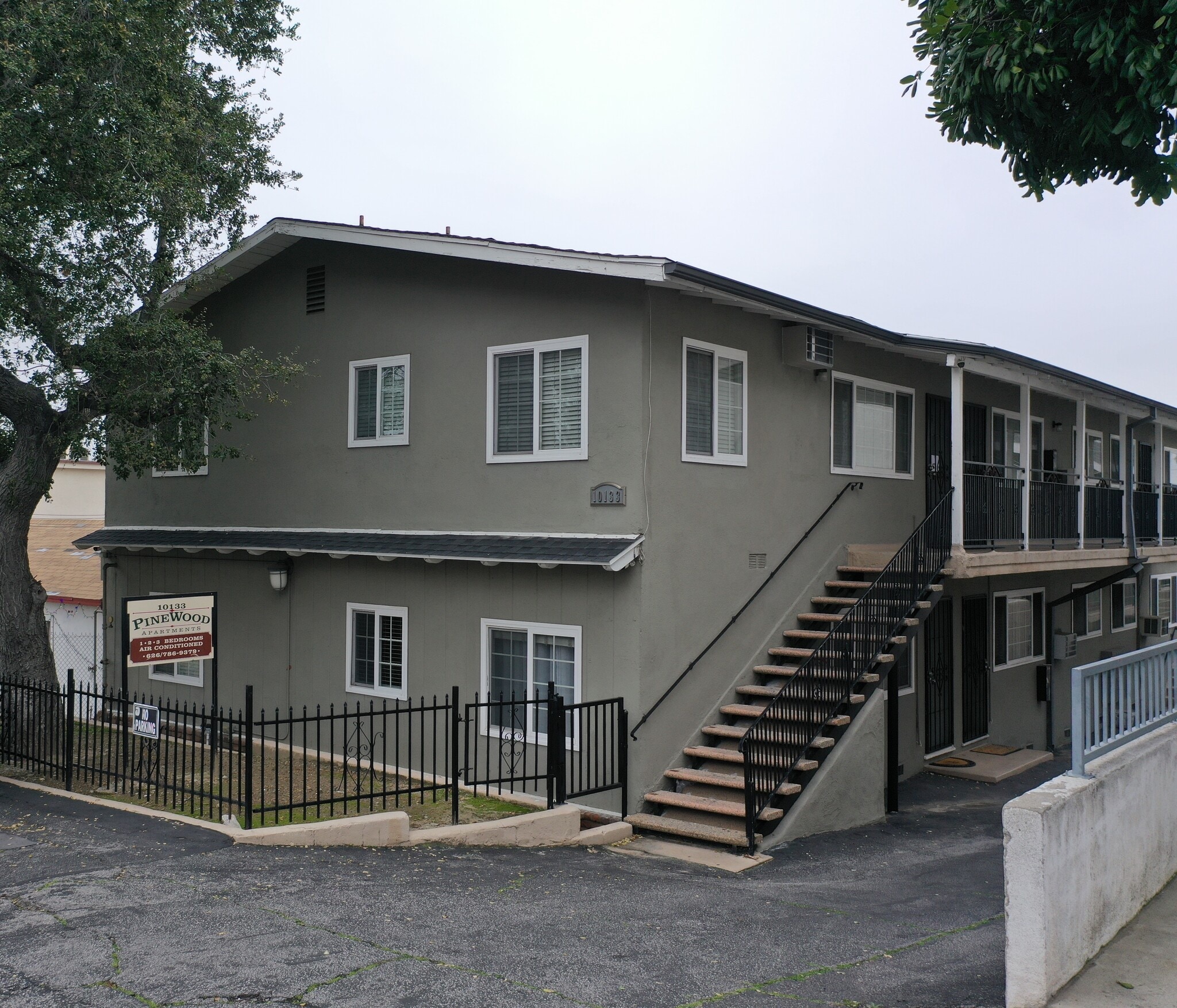 10133 Pinewood Ave, Tujunga, CA for Sale